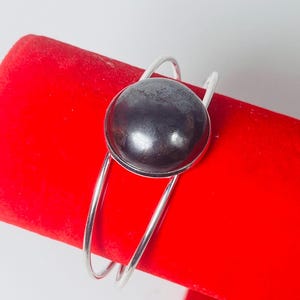 Bracciale Leklai Kod Phee nero: talismano thailandese per protezione e guarigione