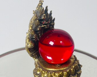 7頭のナーガのお守り：神秘的な宝珠を持つタイの蛇像 - Etsy 日本