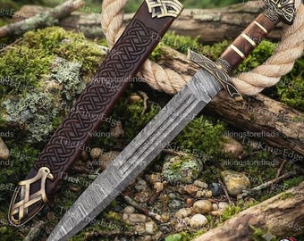 Handmade Damascus Steel Short Sword: Viking Medieval Full Tang with Scabbard