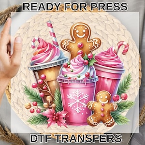 Transfert DTF de Noël café pain d&#39;épice rose – Design de chemise des Fêtes, prêt à imprimer pour Noël