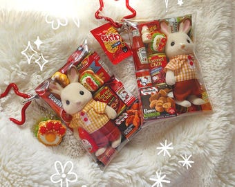 Sylvanian Calico Critters | Miniature Japanese Snack Charm Keychain Keyring | Kawaii Animal Toy Gacha Gashapon Bag Charm | Heisei Retro
