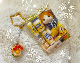 Sylvanian Calico Critters | Miniature Japanese Snack Charm Keychain Keyring | Kawaii Animal Toy Gacha Gashapon Bag Charm | Heisei Retro