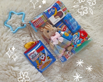 Sylvanian Calico Critters / Llavero con dije de snack japonés en miniatura / Llavero con dije de bolsa de juguete de animal Kawaii Gacha Gashapon / Retro Heisei