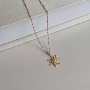 Gold Sun Pendant Necklace – Dainty Stainless Steel Celestial Jewelry