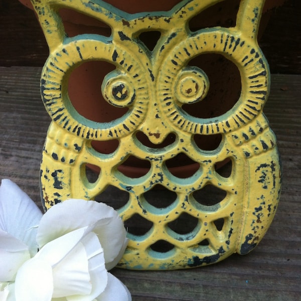 Owl Trivet/ Cast Iron Owl Trivet/ Distressed Trivet/ Shabby Chic Decor