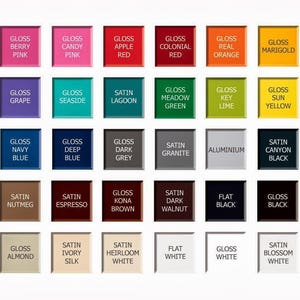 Peut inclure: Un nuancier de 36 &eacute;chantillons de peinture, chacun &eacute;tiquet&eacute; avec un nom de couleur et un type de finition. Les finitions comprennent brillant, satin&eacute; et mat. Les couleurs comprennent rose baie, rose bonbon, rouge pomme, rouge colonial, orange vrai, souci, raisin, bord de mer, lagon, vert prairie, citron vert, jaune soleil, bleu marine, bleu fonc&eacute;, gris fonc&eacute;, granit, aluminium, canyon noir, muscade, expresso, brun kona, noix fonc&eacute;, noir, amande, ivoire soie, blanc h&eacute;ritage, blanc et blanc fleur.