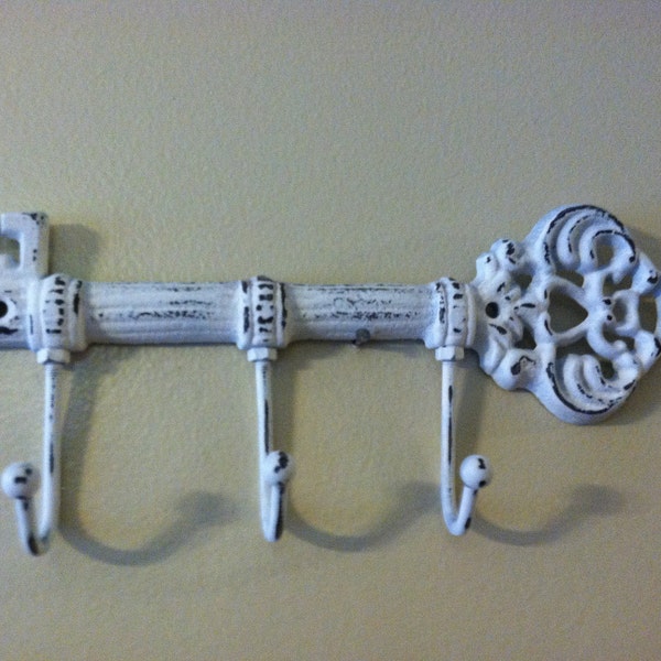 Treasury Item / Key Holder / Shabby Chic Key Holder / HArdWAre IS inCLUdeD