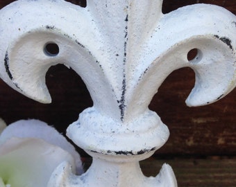 Wall Hook, Shabby Chic Wall Decor, HarDWAre IS inCLUded, Fleur De Lis Hook