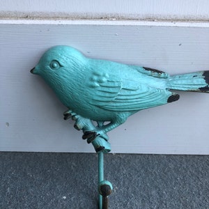 Wall Hook, Cute Shabby Chic Hook/Hanger / Cast Iron Hook / Bird Wall Decor/ Home and Garden Decor - HArdWAre INCluDED