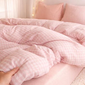 Bettwäsche-Set mit zartrosa Karomuster – Einzel- und Doppelbett, Laken + Kissenbezug, ohne Bettdecke