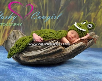 Alligator or Crocodile Cuddle Critter Cape Set  - Newborn Photography Prop -