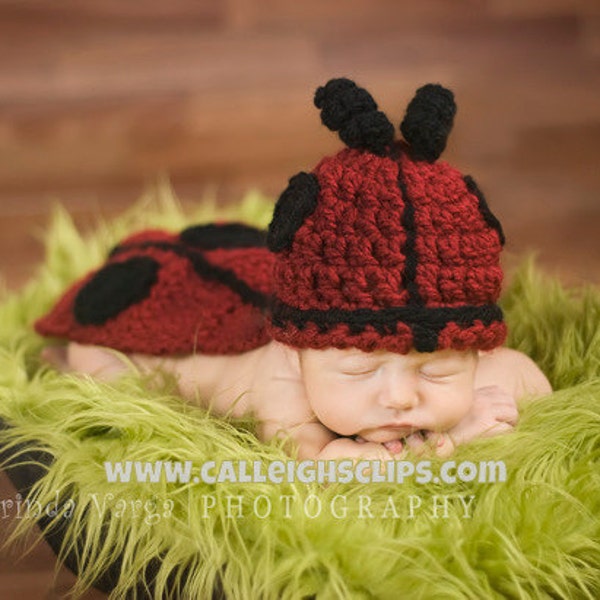 Téléchargement instantané Crochet Pattern No.5 Ladybug - Cuddle Critter Cape Set - Nouveau-né Photographie Prop