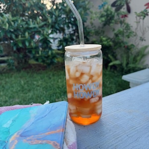 Coastal Cowgirl Glass Tumbler |  With words Howdy Howdy| Western – 16oz