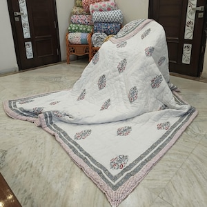 Hand Block Print Handmade Quilt, Floral Quilt, Cotton Quilt, Handmade Bedspread, Block Print Razai, Jaipuri Cotton Handmade Quilted Razai,