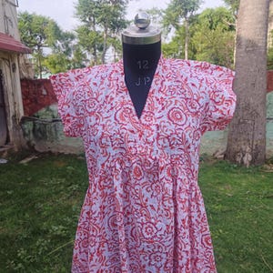 50 inch maxi dress ROSALIND Chiffon dress with white floral print, V-neck, and three-quarter  butterfly sleeves. This elegant 50-inch dress includes an inner lining,  perfect for any occasion. Length: 50 inches. fabric: chiffon (inner  included). model