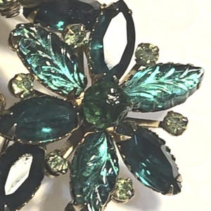 Vintage Emerald Green Rhinestone Floral Brooch - Mid Century Triple Flower Cluster - Aurora Borealis Accent - Riveted Setting