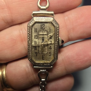 Vintage 1929 14K White Gold Bulova Ladies Art Deco Watch with 17 Jewels.