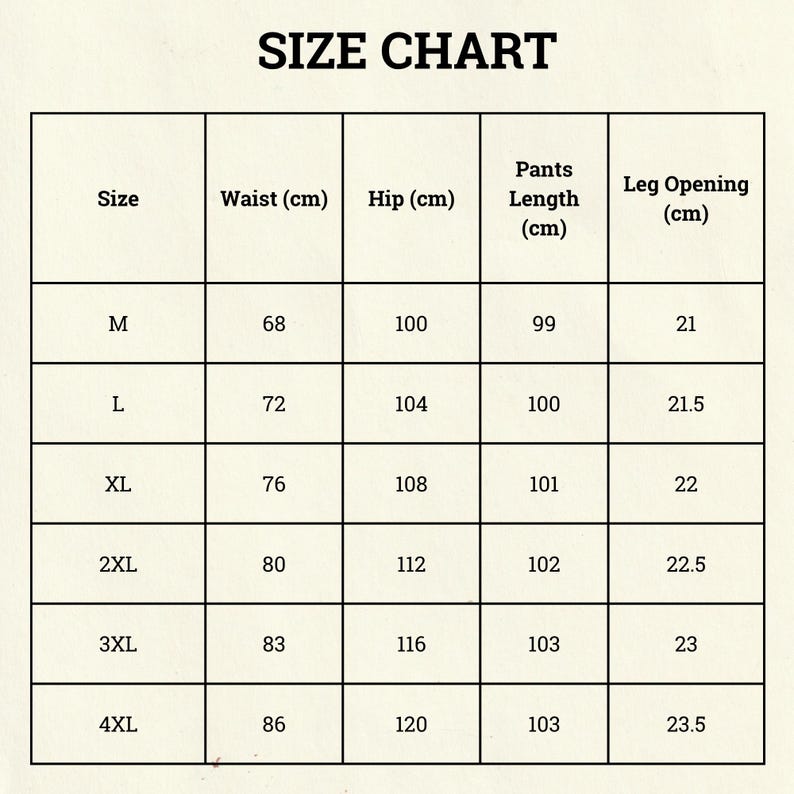Pu&ograve; includere: Una tabella delle taglie con il titolo "SIZE CHART". Mostra taglie dalla M alla 4XL, con misure in centimetri per vita, fianchi, lunghezza pantaloni e apertura gamba.