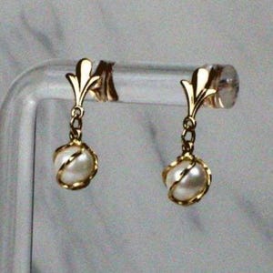 14k Yellow Gold Pearl Like Adornments Dangle Earrings