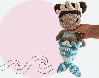 Muñeca sirena de ganchillo