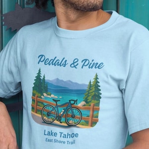 Shirt Lake Tahoe-pedalen en grenenhout: East Shore Trail-T-shirt
