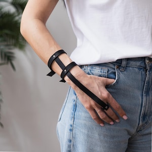 Leather hand harness bracelet, Finger wrist bracelet, Leather wrist harness, Bracelet with ring and leather strap, Leather strap bracelet