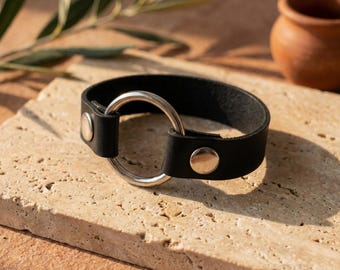 Leather ring bracelet, Leather bracelet with ring, Ring holding bracelet, Initial bracelet, Genuine leather bracelet, Leather jewelry