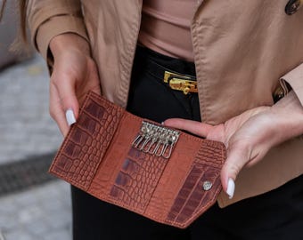 Leather key wallet, Leather key pouch, Leather key case,Compact key holder,Key wallet with hooks,Genuine leather key organizer,Slim key case