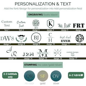 K&ouml;nnte beinhalten: Bild mit Personalisierungsoptionen f&uuml;r Text und Design. Enth&auml;lt Beispiele f&uuml;r Schriftarten, Initialen und Logos zum Gravieren und Pr&auml;gen. Enth&auml;lt Text wie "Custom Text" und "Best Dad Ever."