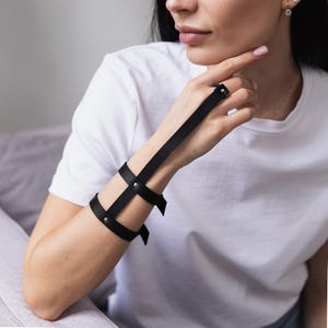 Leather hand harness bracelet, Leather wrist bracelet, Leather ring bracelet, Leather strap bracelet, Gothic hand bracelet, Punk bracelet