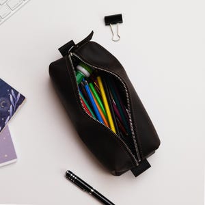 Leather pencil case custom,Pencil case with zipper,Personalized leather pencil pouch,Leather pen case,Pen pouch leather,Engraved pencil pouc