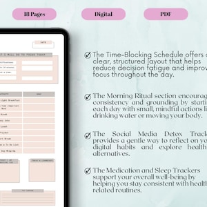 Op de afbeelding: Digitale planner weergegeven op een tablet. De planner heeft secties voor dagelijkse focus, activiteiten en trackers. Tekst omvat "18 pagina's", "Digitaal" en "PDF". De lay-out is lichtroze en wit.