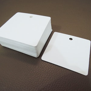 Etiquetas de papel branco-50 peças, etiquetas brancas quadradas, etiquetas de preço, etiquetas penduradas, etiquetas de presente, cartão branco, etiquetas simples com furo 6cm x 6cm