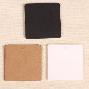 Cartellini in carta kraft, 50 pezzi, cartellini quadrati, cartellini dei prezzi, cartellini per regali, cartellini marroni, cartellini semplici con foro 6 cm x 6 cm
