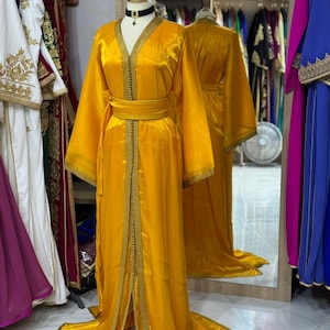 Moroccan Fashion–Bridal Takchita-Embroidered Takchita-Handmade Takchita-Moroccan Traditional Dress-Moroccan Kaftan