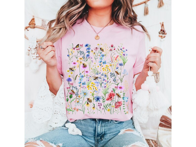 Vintage wildflowers with bees, Aesthetic wildflowers tee, Trendy summer comfort colors tee, Botanical, Love for flower, Gift for her, Floral imagem 3