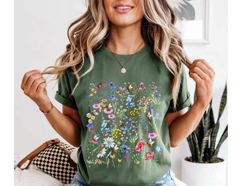 Vintage wildflowers with bees, Aesthetic wildflowers tee, Trendy summer comfort colors tee, Botanical, Love for flower, Gift for her, Floral imagem 5