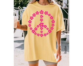 Floral Peace Sign Tshirt, Hippie Boho Graphic Shirt, Peace Sign T-Shirt, Retro 70s Hippie Tee, Floral tshirts for her, Gifts for her