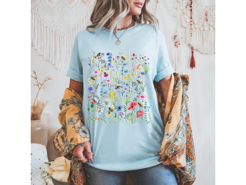 Vintage wildflowers with bees, Aesthetic wildflowers tee, Trendy summer comfort colors tee, Botanical, Love for flower, Gift for her, Floral imagem 2