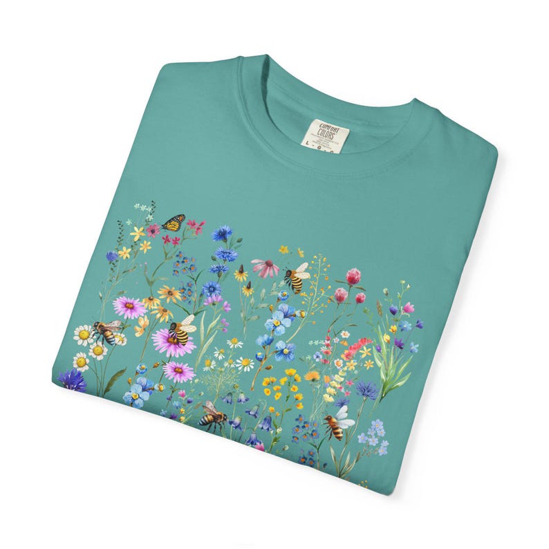 Vintage wildflowers with bees, Aesthetic wildflowers tee, Trendy summer comfort colors tee, Botanical, Love for flower, Gift for her, Floral imagem 7