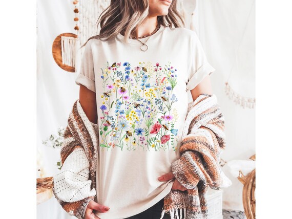 Vintage wildflowers with bees, Aesthetic wildflowers tee, Trendy summer comfort colors tee, Botanical, Love for flower, Gift for her, Floral