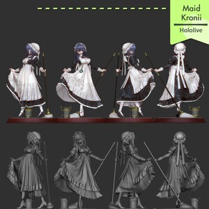Pu&ograve; includere: Una figura dettagliata di Maid Kronii di Hololive, in un abito da cameriera bianco e nero con un mocio e un secchio. La figura &egrave; posata in pi&ugrave; angolazioni su una base di legno, con un'etichetta verde che recita "Maid Kronii Hololive".