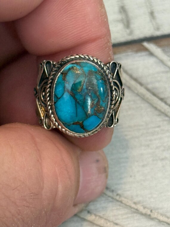 Turquoise and Sterling Silver ring with beautiful wire work size 9 1/4