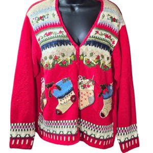 Coleccionables de herencia: Cárdigan navideño rojo con forma de calcetín, 1 botón faltante