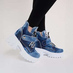 Cadeau handgemaakt, duurzaam cadeau: deze laarzen van gerecycled denim bieden ethische stijl bij elke comfortabele stap