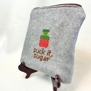 Erdbeer Oma Candy Kreuzstich Reißverschluss Tasche - Freche Geldbörse