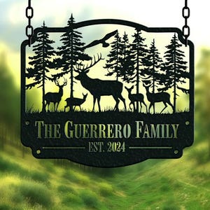 Letrero metálico personalizado de ciervo y bosque - Letrero con nombre de familia de granja - Arte rústico para pared de exterior - Decoración metálica personalizada