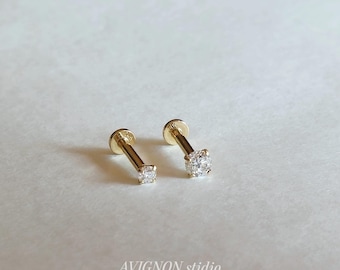 2mm 3mm lab diamond 14k labret piercing. solid gold 14k piercing. lab diamond piercing. flat back piercing.