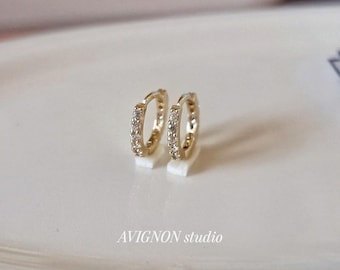 14k 18k solid gold pave earring. moissanite earring. lab diamond earring. gold pave huggie earring.