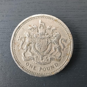 Rare British 1983  1 pound coin